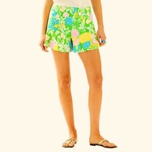 Like NEW Lilly Pulitzer Folly Skort Hibiscus Stroll Women size 6 floral shorts
